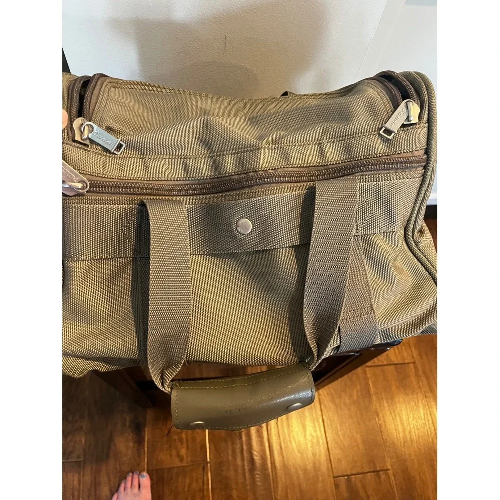 Pathfinder Carry On Luggage Suitcase Shoulder Bag Olive Green!